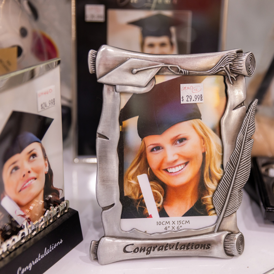 Graduation gifts for school and university students